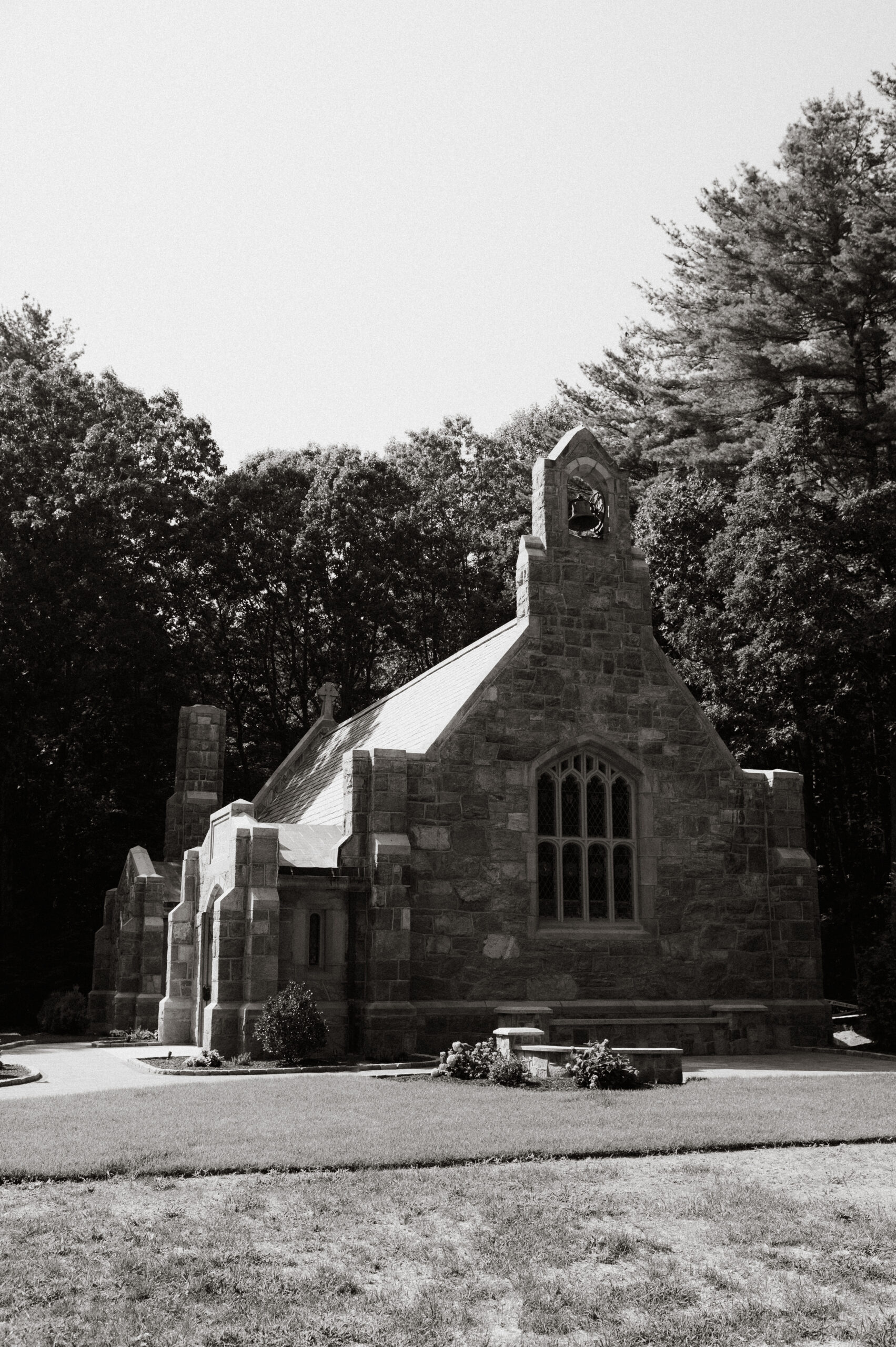 Alvirne Chapel wedding
Alvirne Chapel Hudson NH wedding
New Hampshire wedding photographer
Hudson NH wedding venue
New England wedding photographer
Intimate wedding New Hampshire
Historic wedding venue New Hampshire